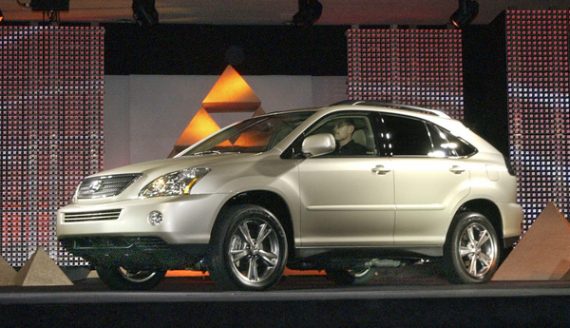 In Belgien ruft Toyota 900 Stück des Modells Lexus RX 400h zurück