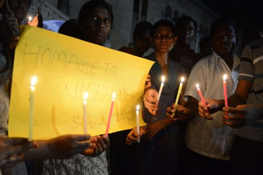 Mahnwache für die getötete Studentin in Neu Delhi