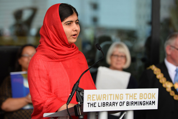 Malala eröffnet die Bibliothek von Birmingham