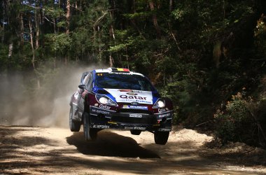 Rallye Australien: Thierry Neuville springt auf Rang zwei