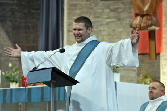 Pierre Keifens ist in St. Vith zum Ständigen Diakon geweiht worden