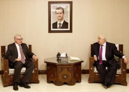 Syriens Außenminister Walid Muallem (r) im Gespräch mit Russlands Vize-Außenminister Ryabkow (l) in Damaskus