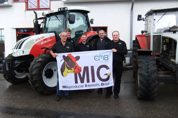Landwirte werben mit Trecker-Treck für ihre Anliegen