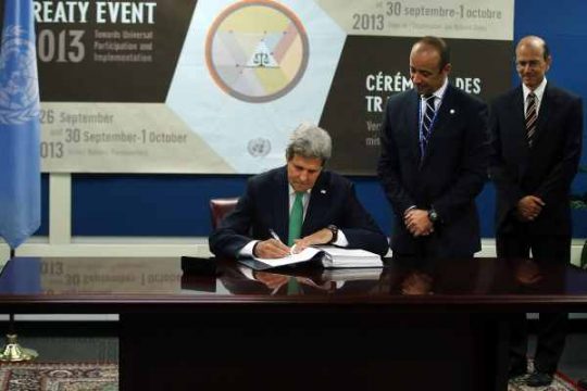 US-Außenminister John Kerry unterzeichnet bei UN Abkommen zum Waffenhandel