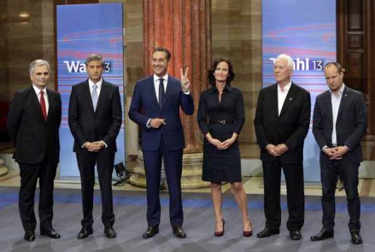 Werner Faymann (SPÖ), Michael Spindelegger (ÖVP), Heinz-Christian Strache (FPÖ), Eva Glawischnig (Grüne), Frank Stronach (Partei Stronach) und Matthias Strolz (NEOS)