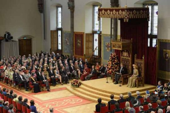 König Willem-Alexander hält seine erste Thronrede