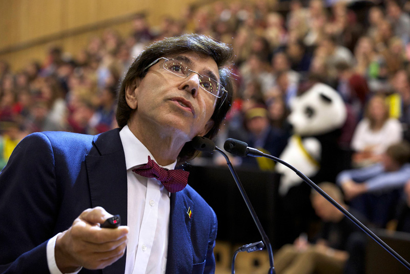 Premier Elio Di Rupo bei der Gastvorlesung an der Uni Gent