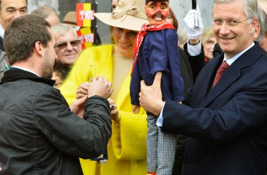 König Philippe und Königin Mathilde mit Tchantchès