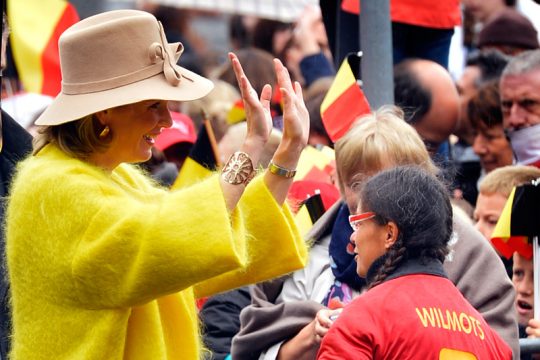 König Philippe und Königin Mathilde beim Bad in der Menge