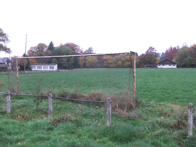 Auf dem Gelände des alten Fußballplatzes an der Malmedyer Straße in St. Vith könnte ein neues Wohn-Projekt entstehen
