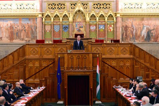 Minister Tibor Navracsics bei der Eröffnungsrede der Konferenz in Budapest