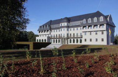 Einweihung des neuen Parlamentsgebäudes am 18. Oktober