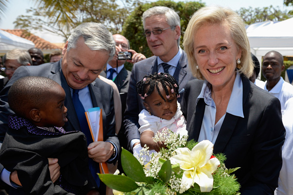 Minister Reynders und Prinzessin Astrid in Luanda, Angola