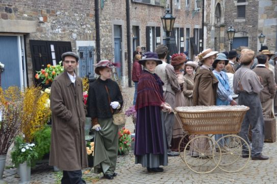 Komparsen gesucht! (Bild: Dreharbeiten zu "Rubinrot")