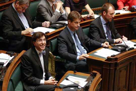 Das Parlament spricht der Regierung Di Rupo das Vertrauen aus