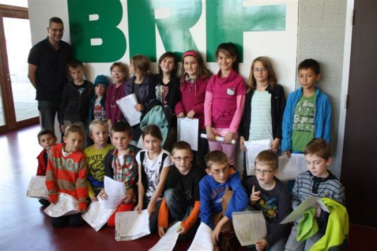 Emmelser Schüler zu Gast im BRF-Studio St. Vith - Mit Studioleiter Stephan Pesch