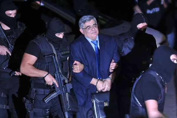 Nikolaos Michaloliakos bleibt weiter in Haft (Bild vom 20.10.)