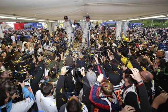 Sébastien Ogier feiert in Frankreich den Sieg und den WM-Titel