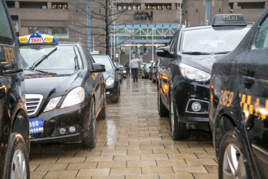 Taxis vor dem Brüsseler Nordbahnhof