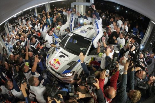 Sébastien Ogier und Julien Ingrassia feiern den WM-Titel