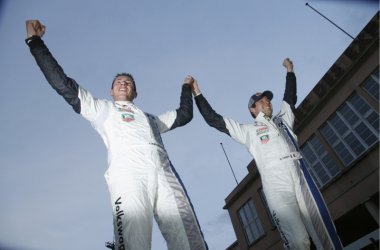 Sébastien Ogier und Julien Ingrassia feiern den WM-Titel