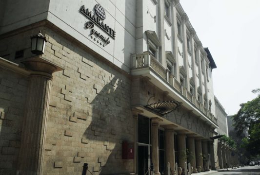 Entlassene Mitarbeiter haben auf das Amarante Pyramids-Hotel in Kairo geschossen