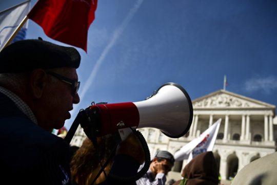 Proteste vor dem Parlament in Lissabon