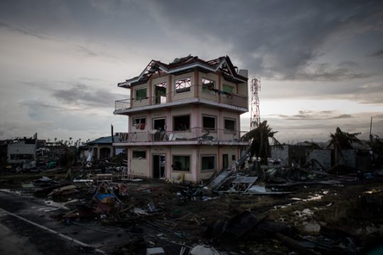 Der Taifun "Haiyan" hat in Tacloban fast alles niedergerissen