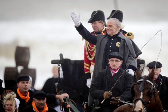 Feiern zum 200-jährigen Bestehen des Königreichs Niederlande: Landung des Prinzen von Oranien wird nachgespielt