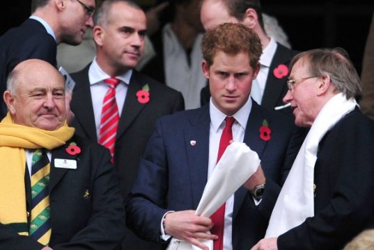 Ist Prinz Harry bald verlobt? (Bild: Beim Rugy-Testspiel -England-Australien am 2.11.)