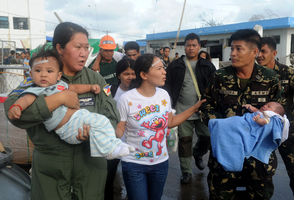 Evakuierung nach dem Taifun Haiyan