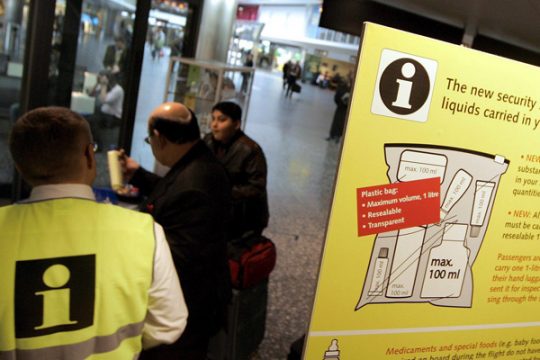 Flüssigkeits-Regeln für Handgepäck werden gelockert (Bild: Zürich Airport, 2006)