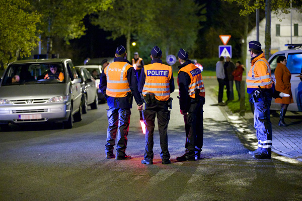 Bei der Verkehrskontrolle gehen der Polizei jugendliche Diebe ins Netz