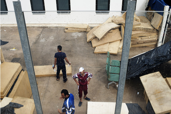 Flüchtlingslager auf Lampedusa (Oktober 2013)