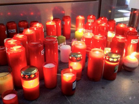 Mahnwache vor dem Eupener Krankenhaus