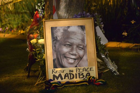 Die Welt gedenkt des südafrikanischen Nationalhelden und Friedensnobelpreisträgers Nelson Mandela