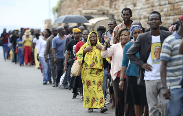 Tausende Südafrikaner pilgern zum Leichnam Mandelas