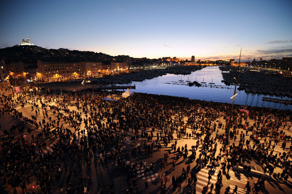 Marseille zieht positive Bilanz als Kulturhauptstadt 2013 (Bild: Eröffnungsfeier im Vieux-Port, 12. Januar)