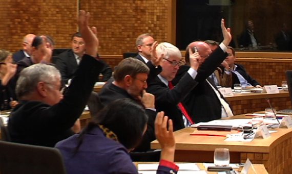 Mehrheit im PDG billigt Haushaltsentwurf