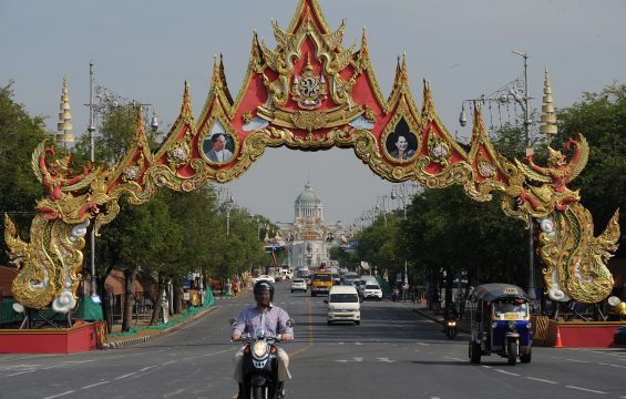 Proteste in Bangkok, auch am Geburtstag von König Bhumibol