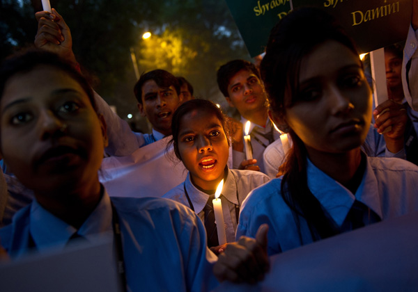 Gedenken an das Vergewaltigungsopfer von Indien (Neu Delhi, 16. Dezember 2013)