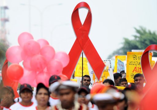Am Welt-Aids-Tag am 1. Dezember machen Aktionen weltweit auf das Problem aufmerksam (Colombo, Sri Lanka)