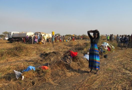 Die UN verteilen Wasser in Bentiu, Südsudan