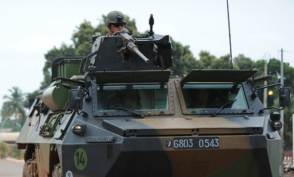 Französische Soldaten patrouillieren in Bangui