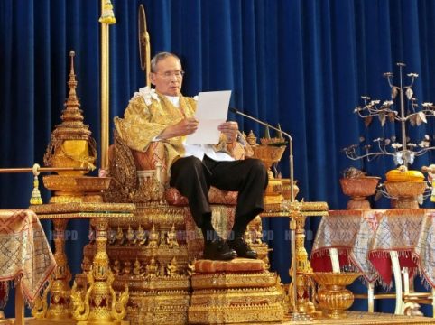 Thailands König Bhumibol ruft zur Einheit auf