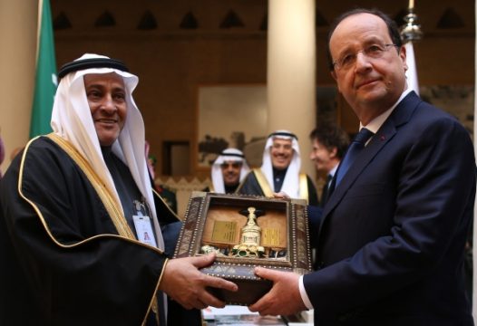 Der französische Staatspräsident François Hollande (r.) in Riad