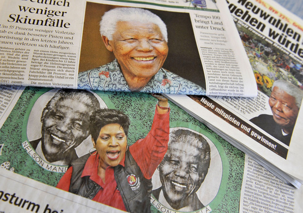 Mandelas Tod beherrscht auch heute die Titelseiten