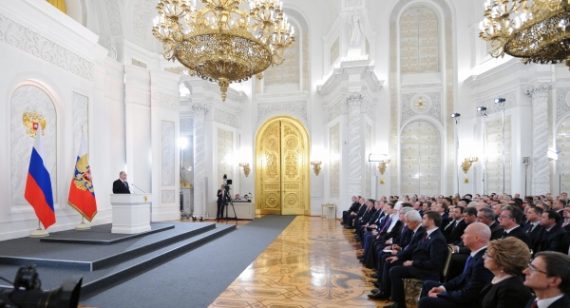 Russlands Präsident Wladimir Putin hält seine Rede an die Nation im Großen Kremlpalast