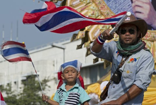 Tausende demonstrieren in Bangkok gegen die Regierung