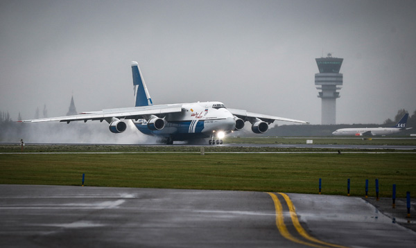 Mitarbeiter einer Catering-Firma auf dem Brüsseler Flughafen ums Leben gekommen